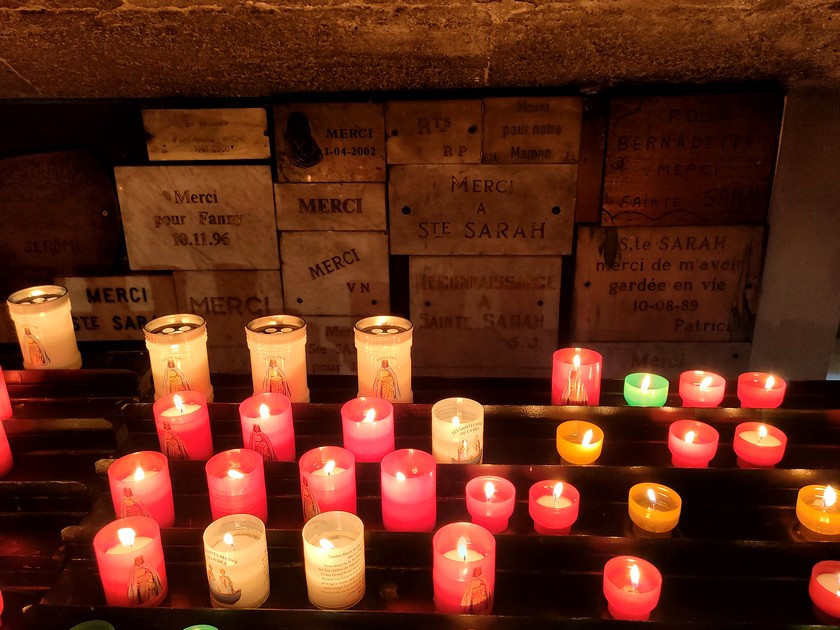 bougies votives dans la crypte