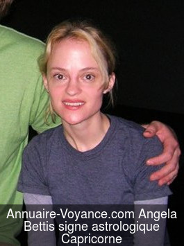 Angela Bettis Capricorne